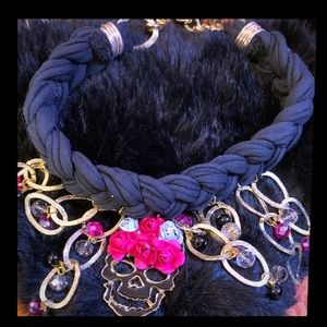 Betsy Johnson choker